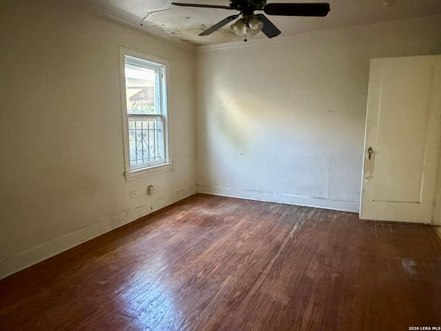 949 Aransas, San Antonio, TX 78210