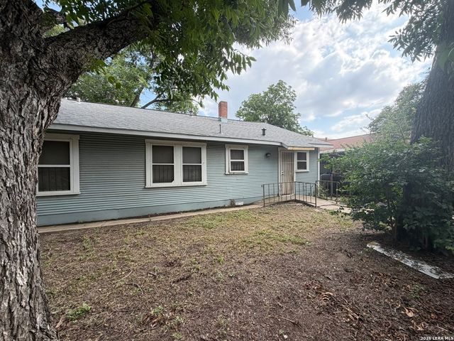 949 Aransas, San Antonio, TX 78210