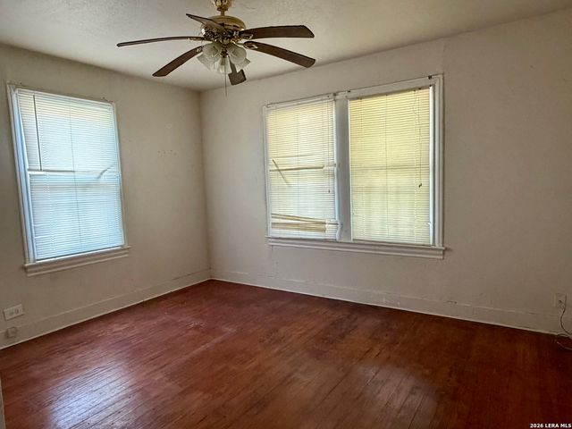 949 Aransas, San Antonio, TX 78210