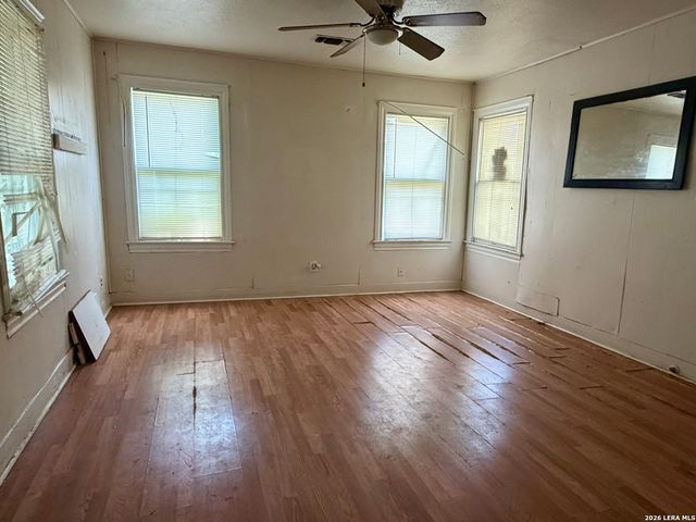 949 Aransas, San Antonio, TX 78210