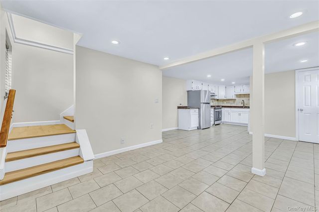 44 Somerset Road, Rocky Point, NY 11778