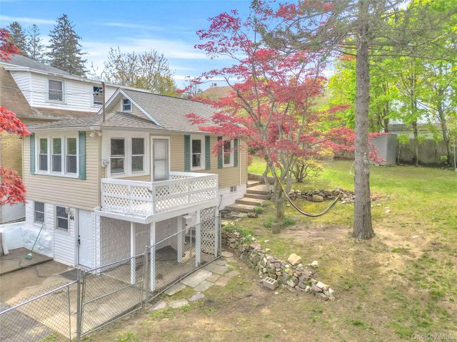 44 Somerset Road, Rocky Point, NY 11778
