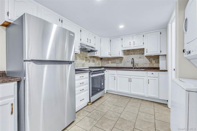 44 Somerset Road, Rocky Point, NY 11778