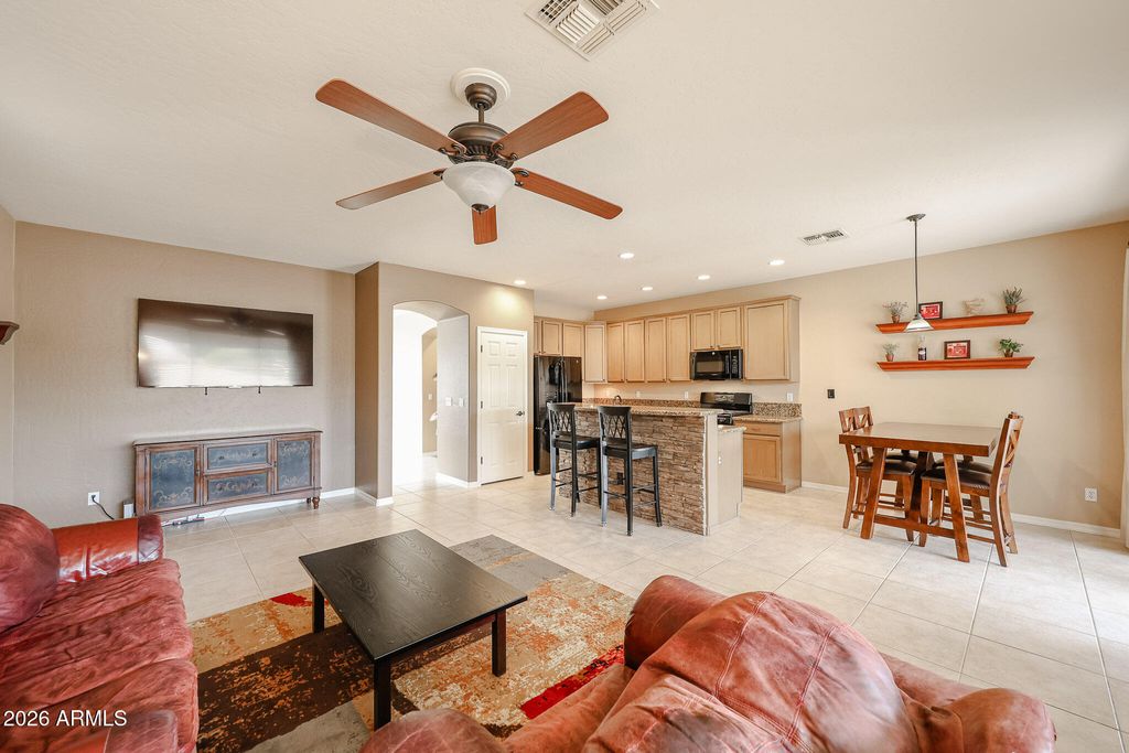 Image 7 of property listing at 14658 W AMELIA Avenue, Goodyear, AZ 85395