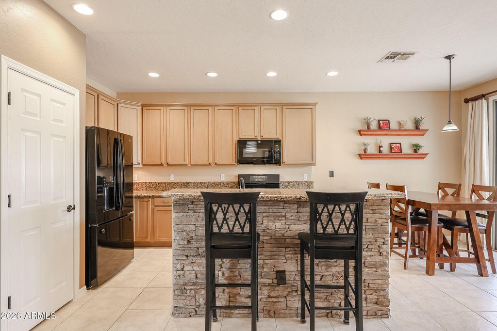 Image 9 of property listing at 14658 W AMELIA Avenue, Goodyear, AZ 85395
