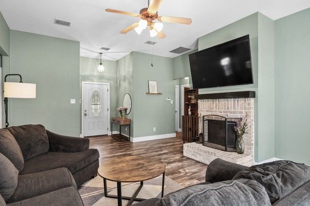 99 Catamaran Court, Gordonville, TX 76245