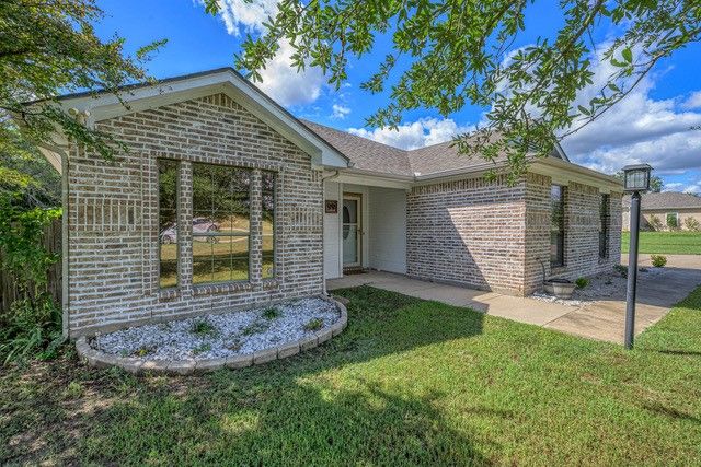 99 Catamaran Court, Gordonville, TX 76245
