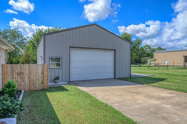 99 Catamaran Court, Gordonville, TX 76245