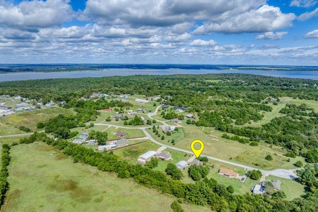 99 Catamaran Court, Gordonville, TX 76245