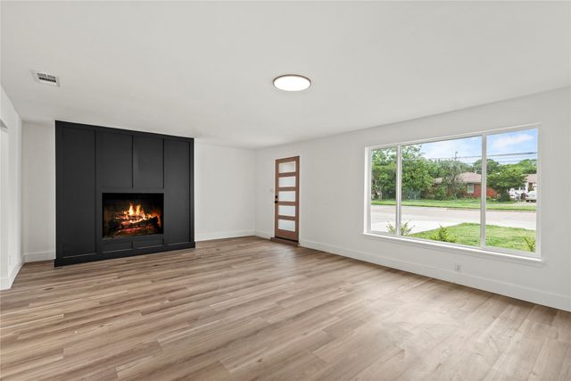 7734 Bruton Road, Dallas, TX 75217