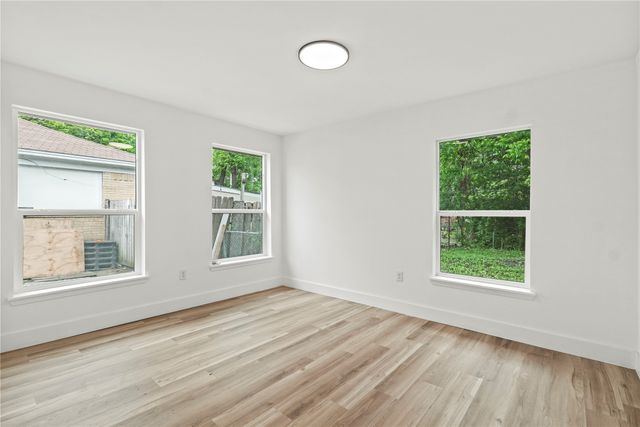 7734 Bruton Road, Dallas, TX 75217