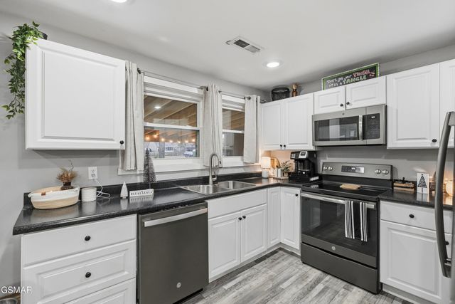 335 Fenway Drive, Pigeon Forge, TN 37863