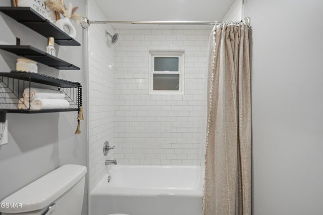 335 Fenway Drive, Pigeon Forge, TN 37863