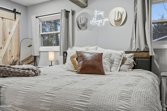 335 Fenway Drive, Pigeon Forge, TN 37863