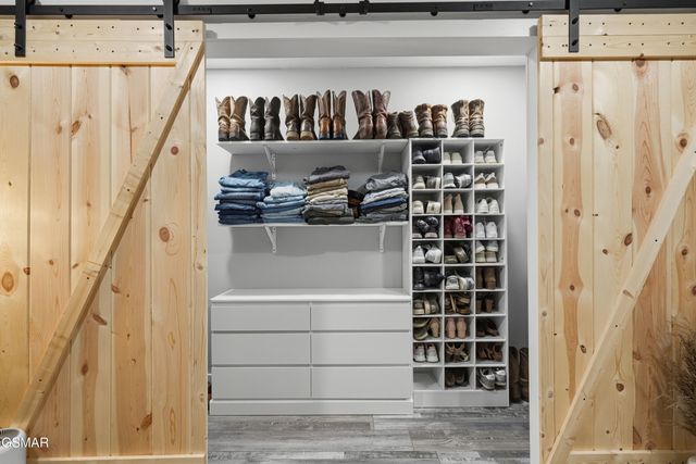 335 Fenway Drive, Pigeon Forge, TN 37863