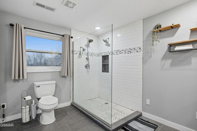 335 Fenway Drive, Pigeon Forge, TN 37863