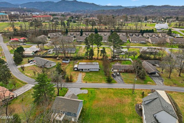 335 Fenway Drive, Pigeon Forge, TN 37863