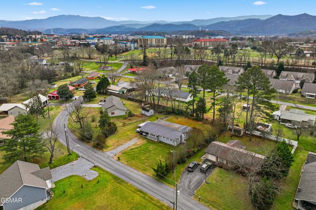 335 Fenway Drive, Pigeon Forge, TN 37863