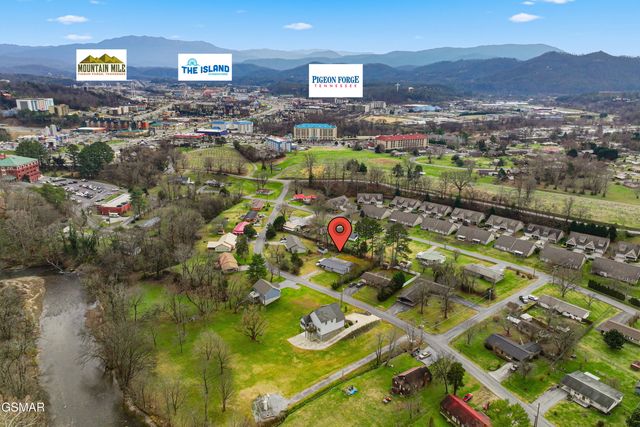 335 Fenway Drive, Pigeon Forge, TN 37863