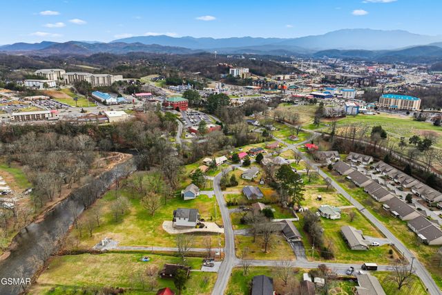 335 Fenway Drive, Pigeon Forge, TN 37863