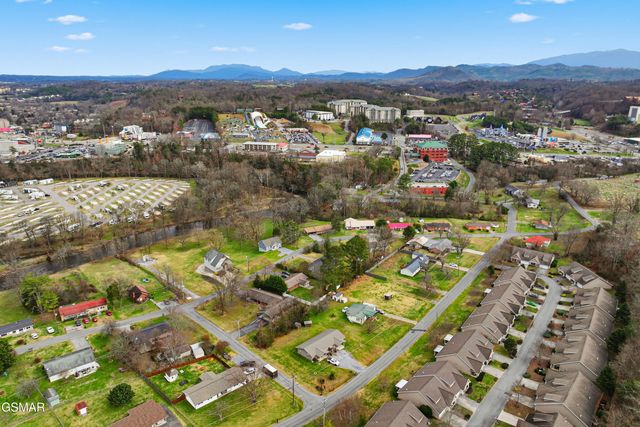 335 Fenway Drive, Pigeon Forge, TN 37863