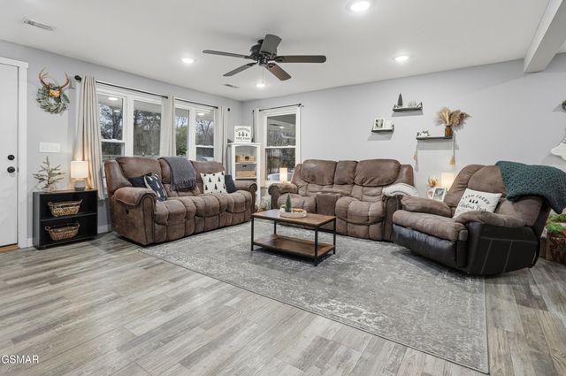 335 Fenway Drive, Pigeon Forge, TN 37863