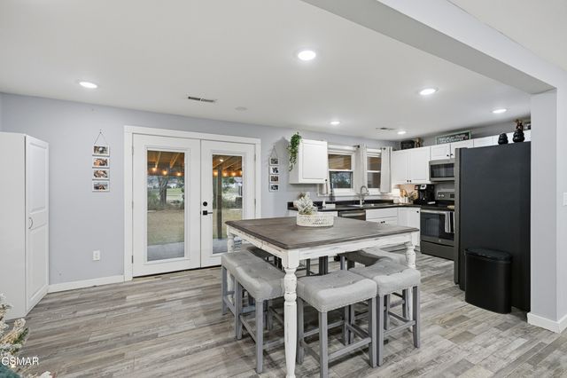 335 Fenway Drive, Pigeon Forge, TN 37863