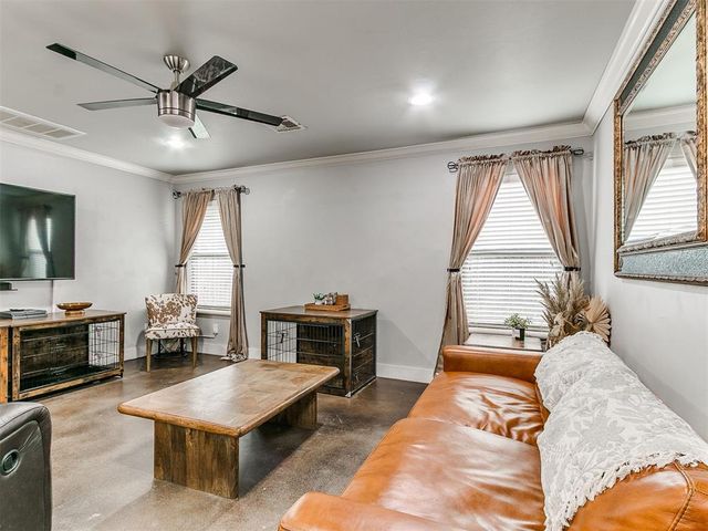912 Saint Cecil, Moore, OK 73160