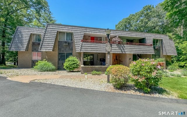 38 Rambling Brook Lane B6, Glastonbury, CT 06033