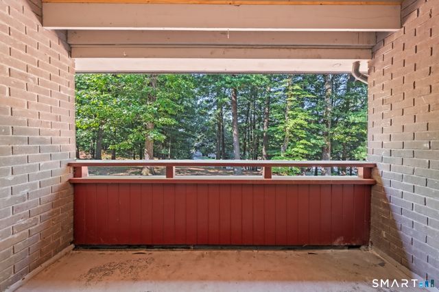 38 Rambling Brook Lane B6, Glastonbury, CT 06033