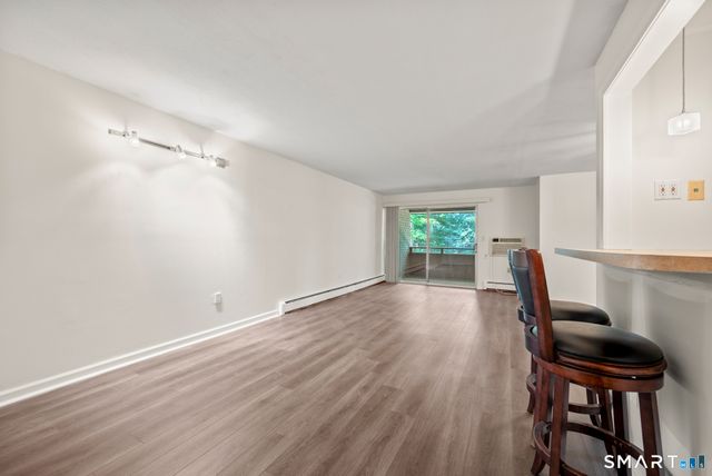 38 Rambling Brook Lane B6, Glastonbury, CT 06033