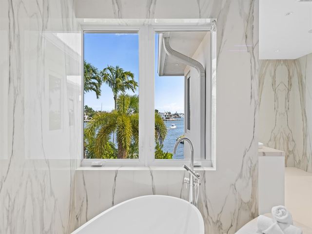 1822 SE 9th Street, Fort Lauderdale, FL 33316