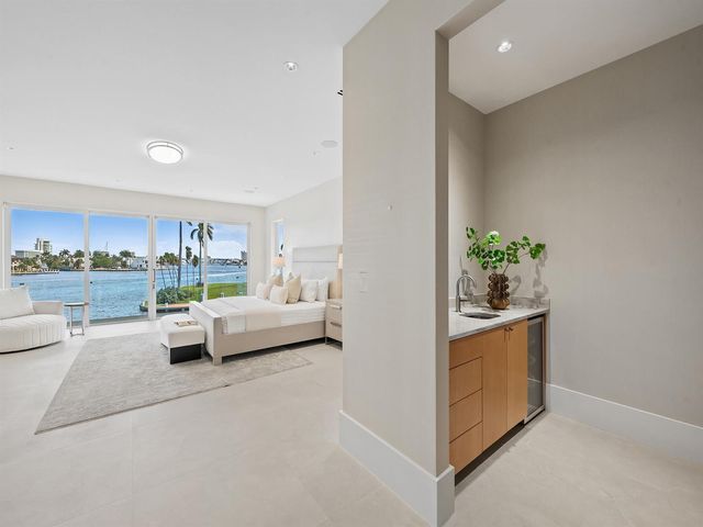 1822 SE 9th Street, Fort Lauderdale, FL 33316