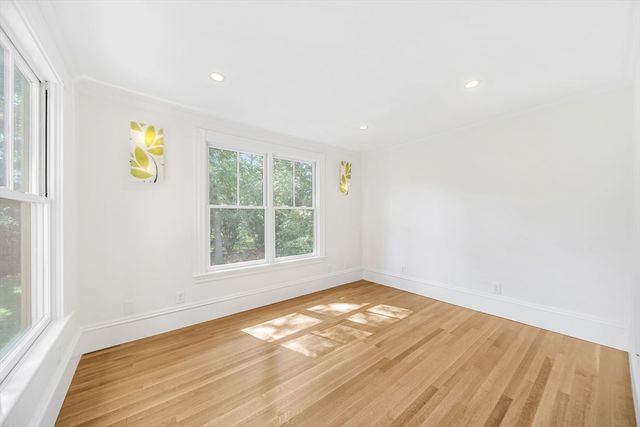20 Albion Pl, Newton, MA 02459