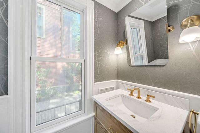 20 Albion Pl, Newton, MA 02459
