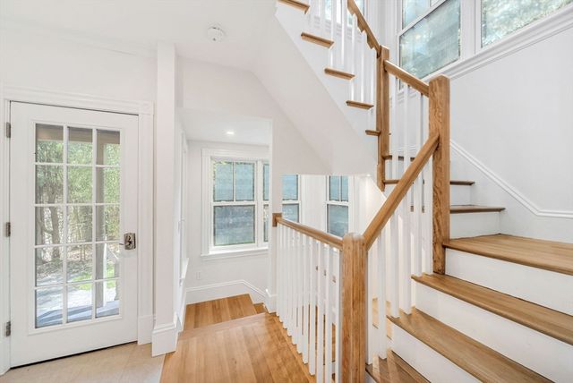 20 Albion Pl, Newton, MA 02459