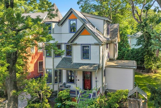 20 Albion Pl, Newton, MA 02459