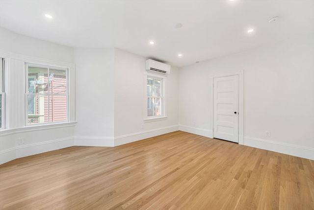 20 Albion Pl, Newton, MA 02459