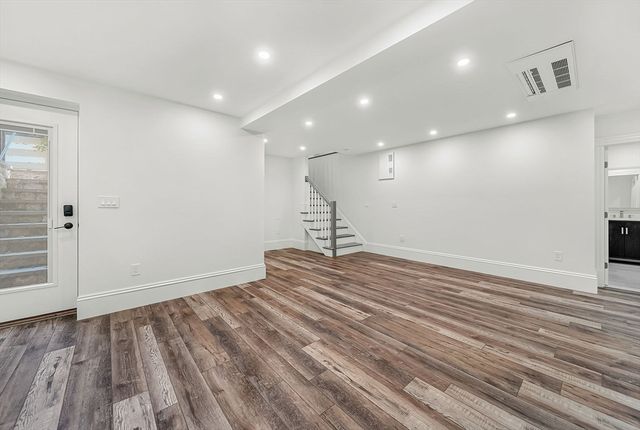 20 Albion Pl, Newton, MA 02459