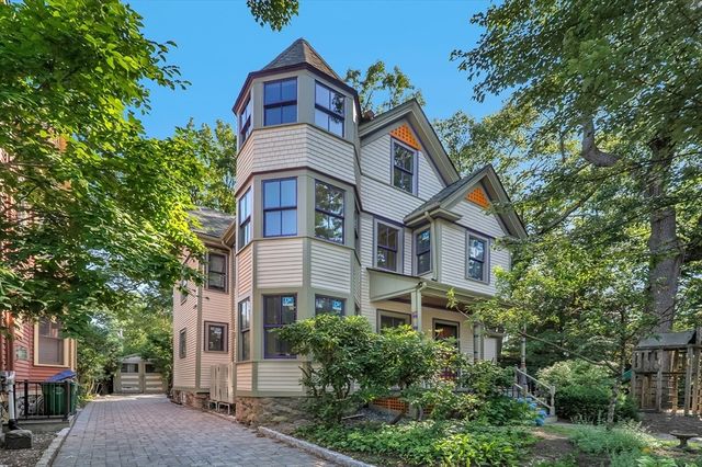 20 Albion Pl, Newton, MA 02459