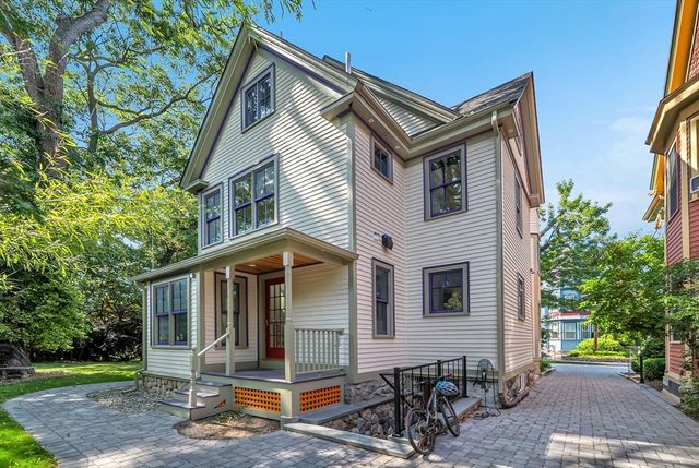 20 Albion Pl, Newton, MA 02459