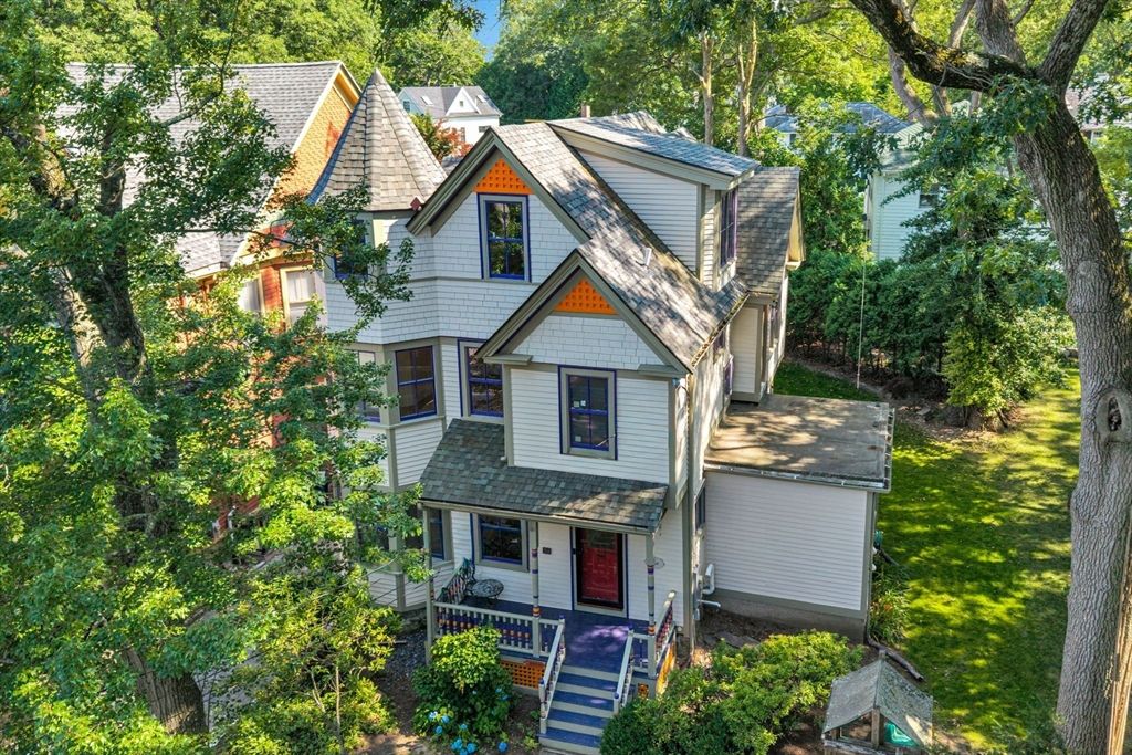 20 Albion Pl, Newton, MA 02459