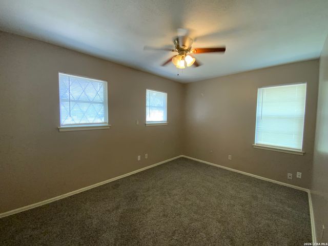 6718 N FOREST BND, San Antonio, TX 78240
