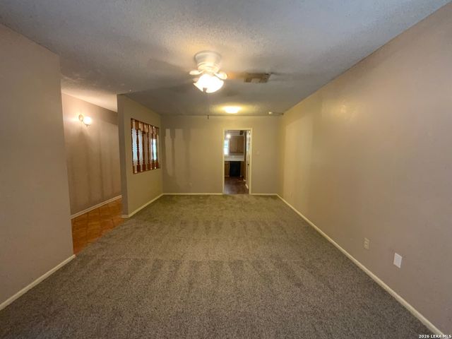 6718 N FOREST BND, San Antonio, TX 78240