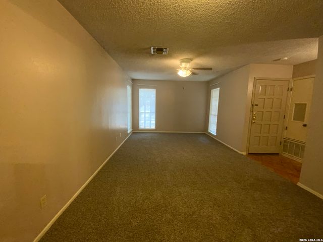 6718 N FOREST BND, San Antonio, TX 78240