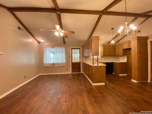6718 N FOREST BND, San Antonio, TX 78240