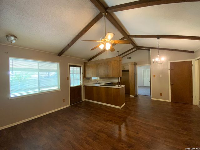 6718 N FOREST BND, San Antonio, TX 78240