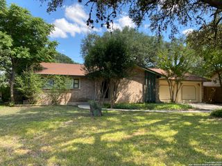 6718 N FOREST BND, San Antonio, TX 78240