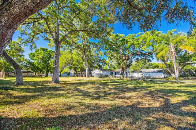 2822 W PAXTON AVENUE, Tampa, FL 33611