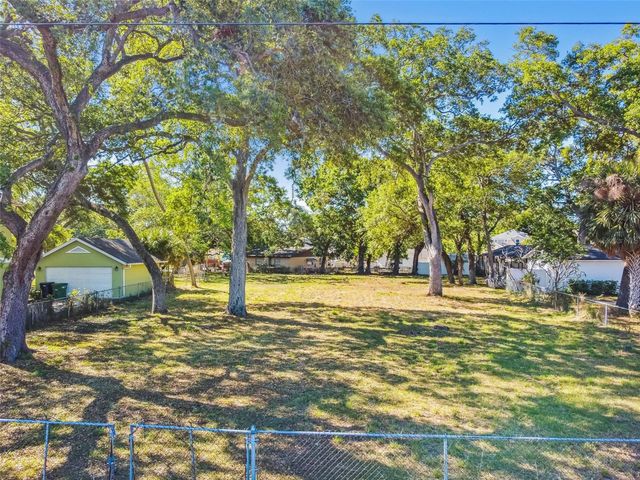 2822 W PAXTON AVENUE, Tampa, FL 33611